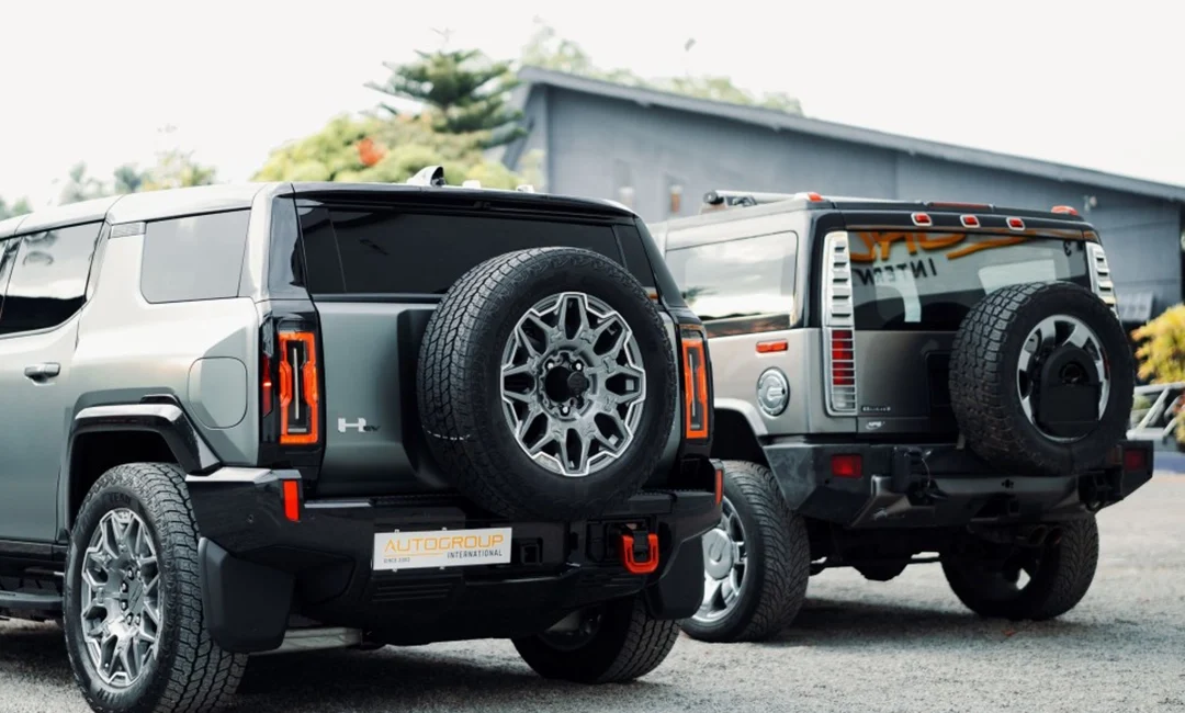 2 Hummer Edition One EV rear tailgate