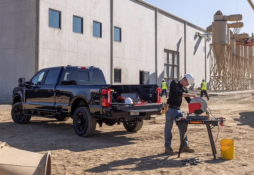 Ford F series Super duty exterior work site