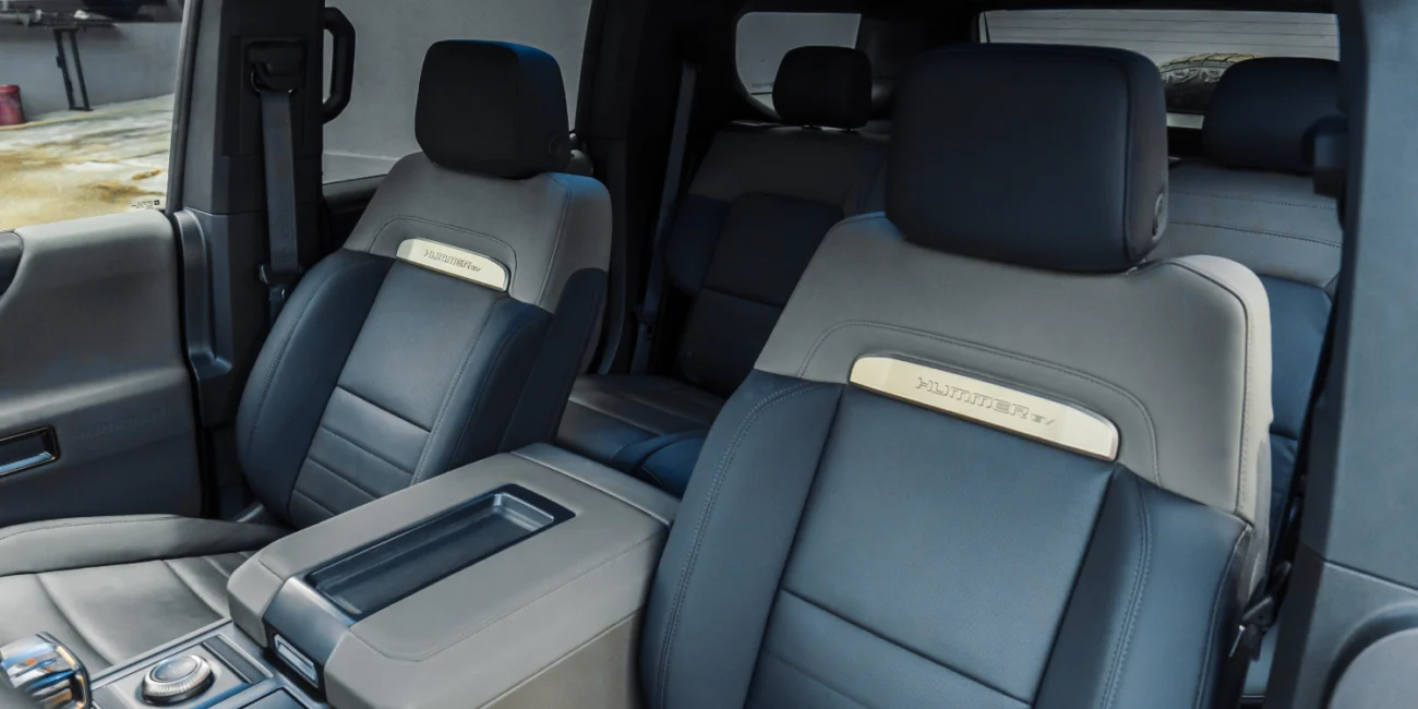 2025 GMC Hummer EV Seats