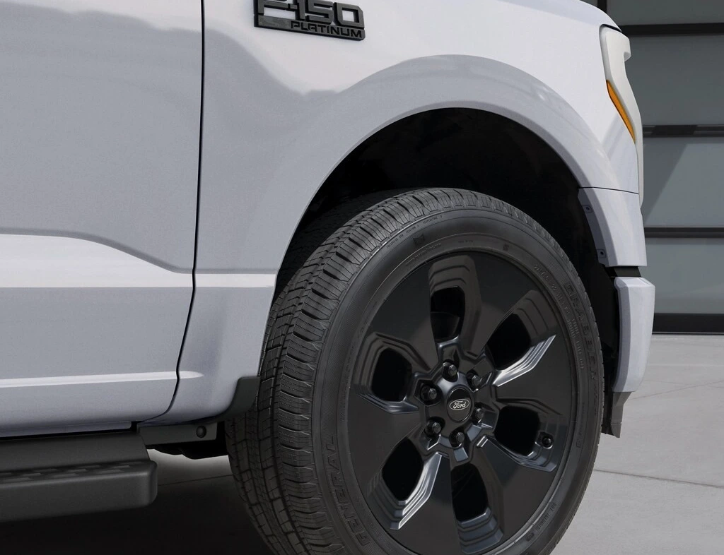 2025 F 150 Lighting Tire