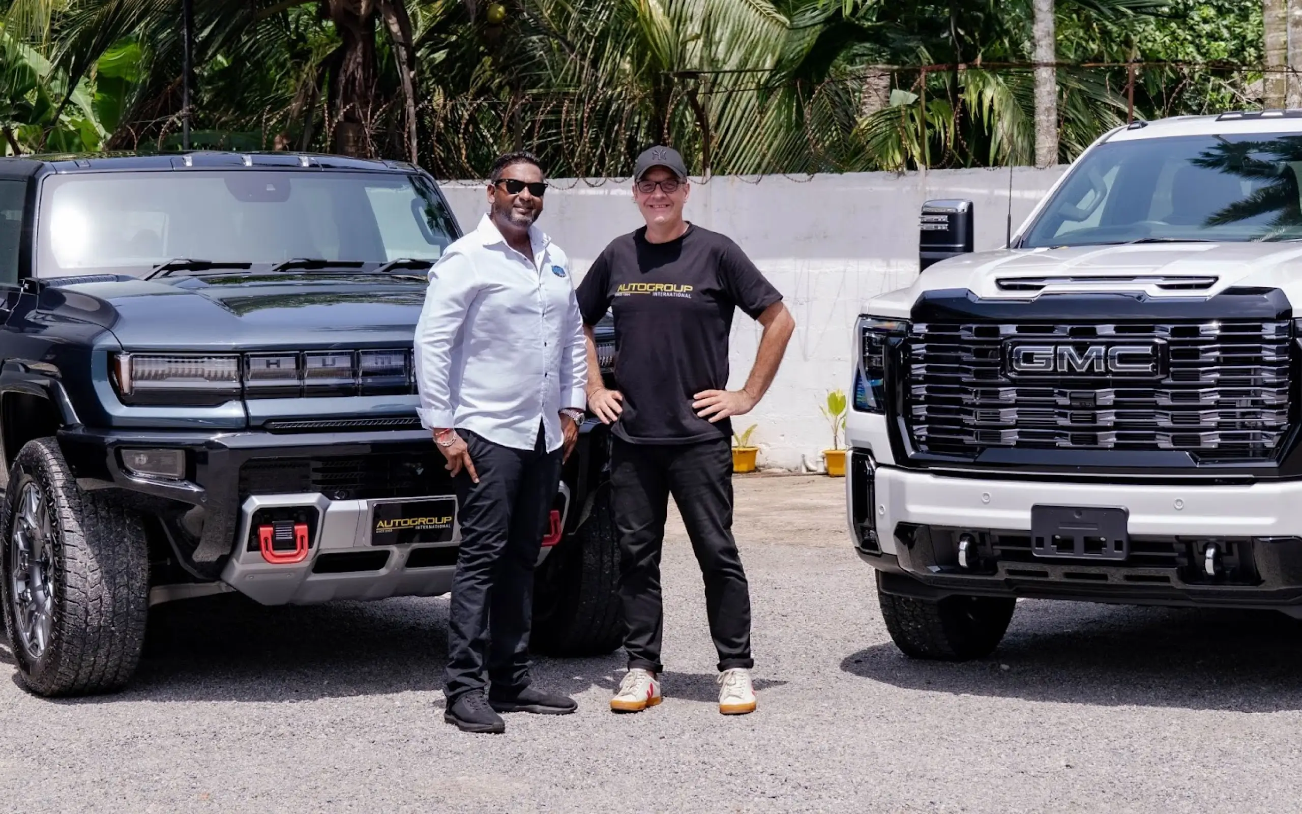 Rob Hill (CEO at Autogroup International) and Mr Himal Chris Paul from Rospa International) at Autogroup International in Sri Lanka (1)