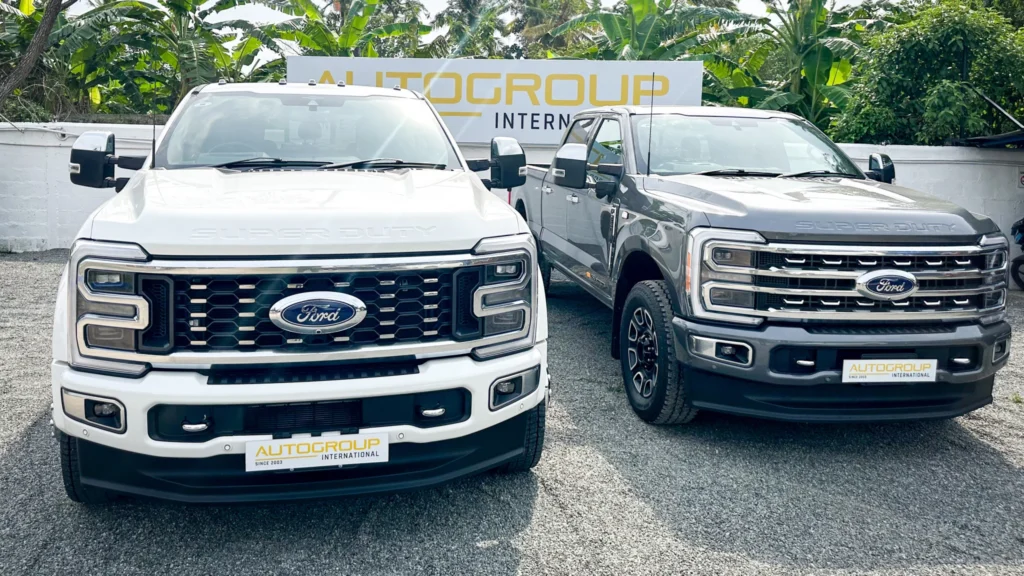 2 Ford Super Duty - Banner - White and Silver