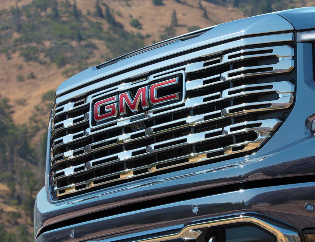 GMC Sierra 1500 - GMC logo