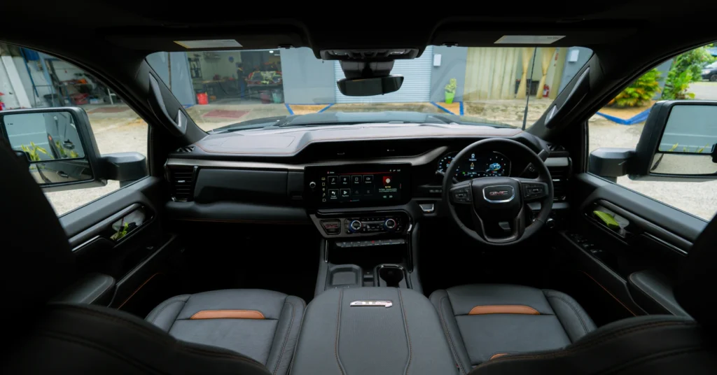 GMC Sierra 1500 - Interior